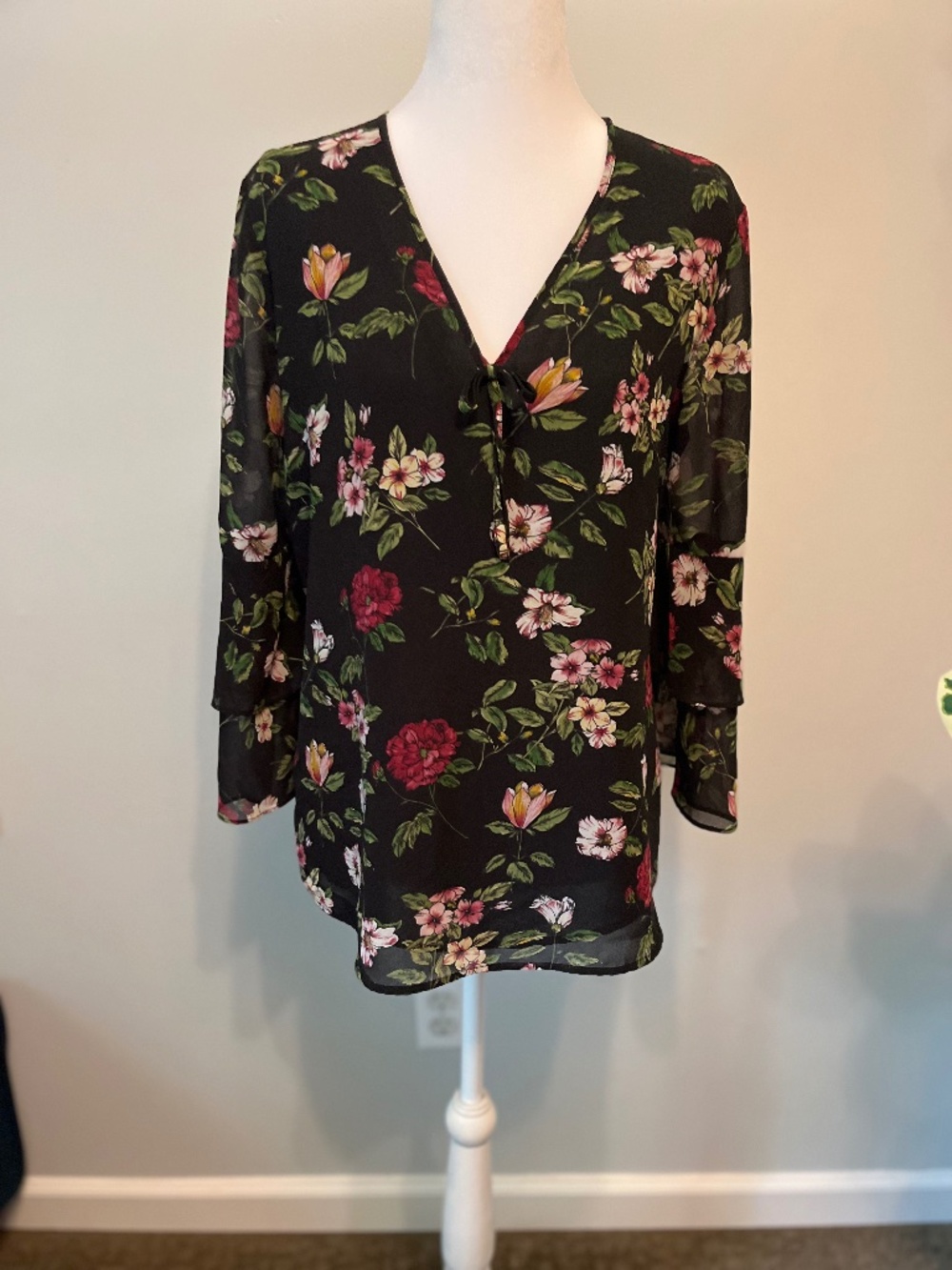 Karl Lagerfeld Paris Black Floral Tie Neck Blouse Sz Medium Tiered Sleeve Top